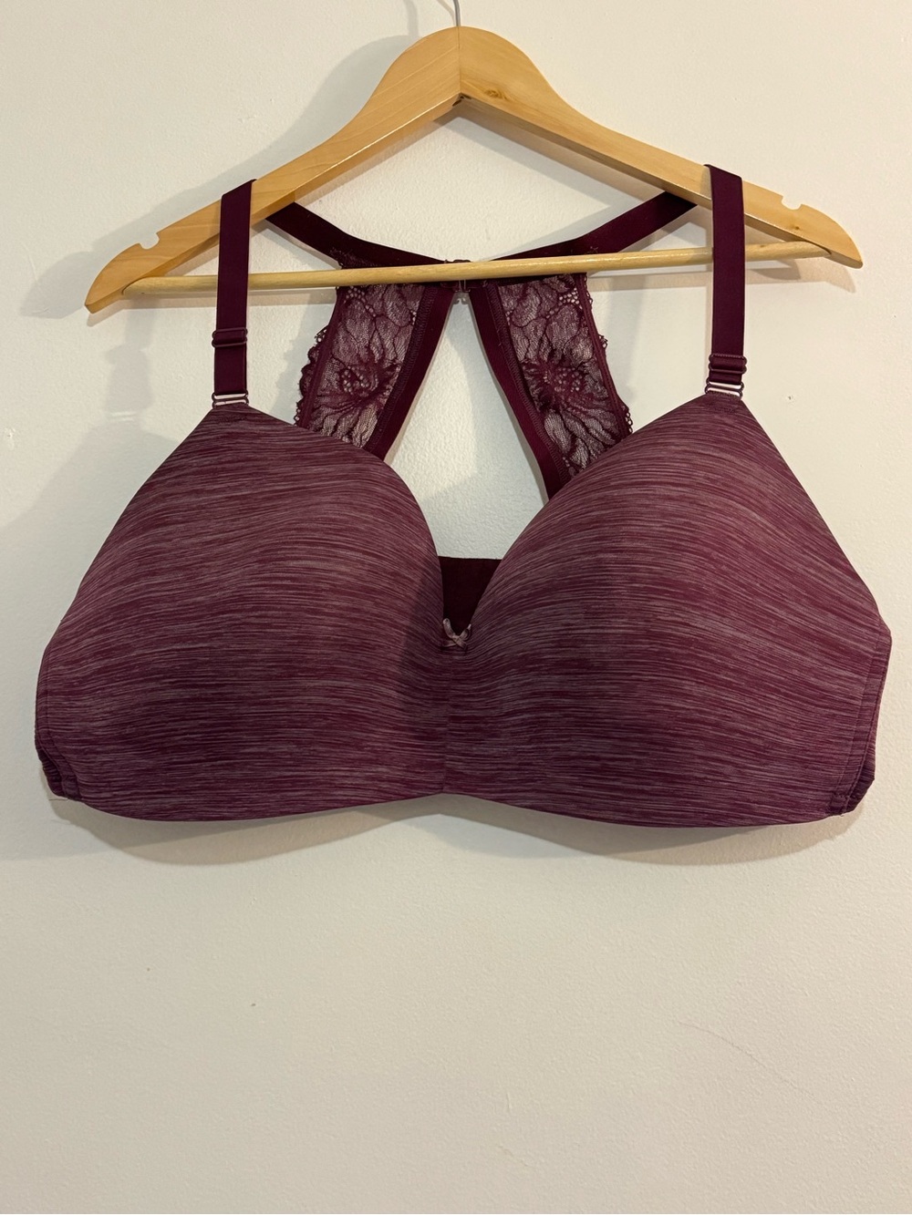 Cacique bra uplift plunge wireless purple 44DD